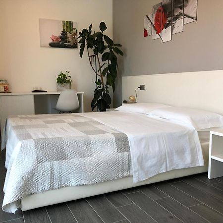 B&B Villa Del Lago Desenzano del Garda Extérieur photo